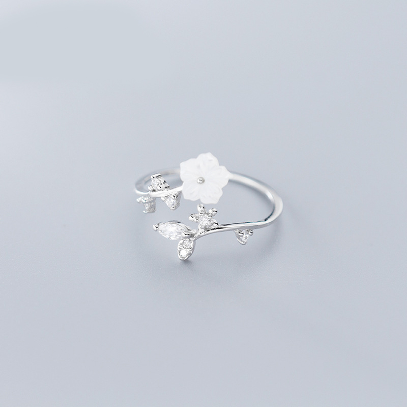 03382d61 192a 480b b867 7843a8860643 Fashion Silver Ring With Flowers Leaves And Diamonds