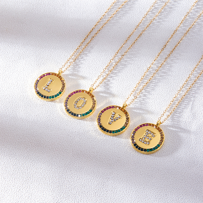079c4247 d09c 49a9 9073 fefbe32e7553 2023 New A-Z Letters Colorful Crystal Necklace Gold Round Stainless Steel Pendant Necklace