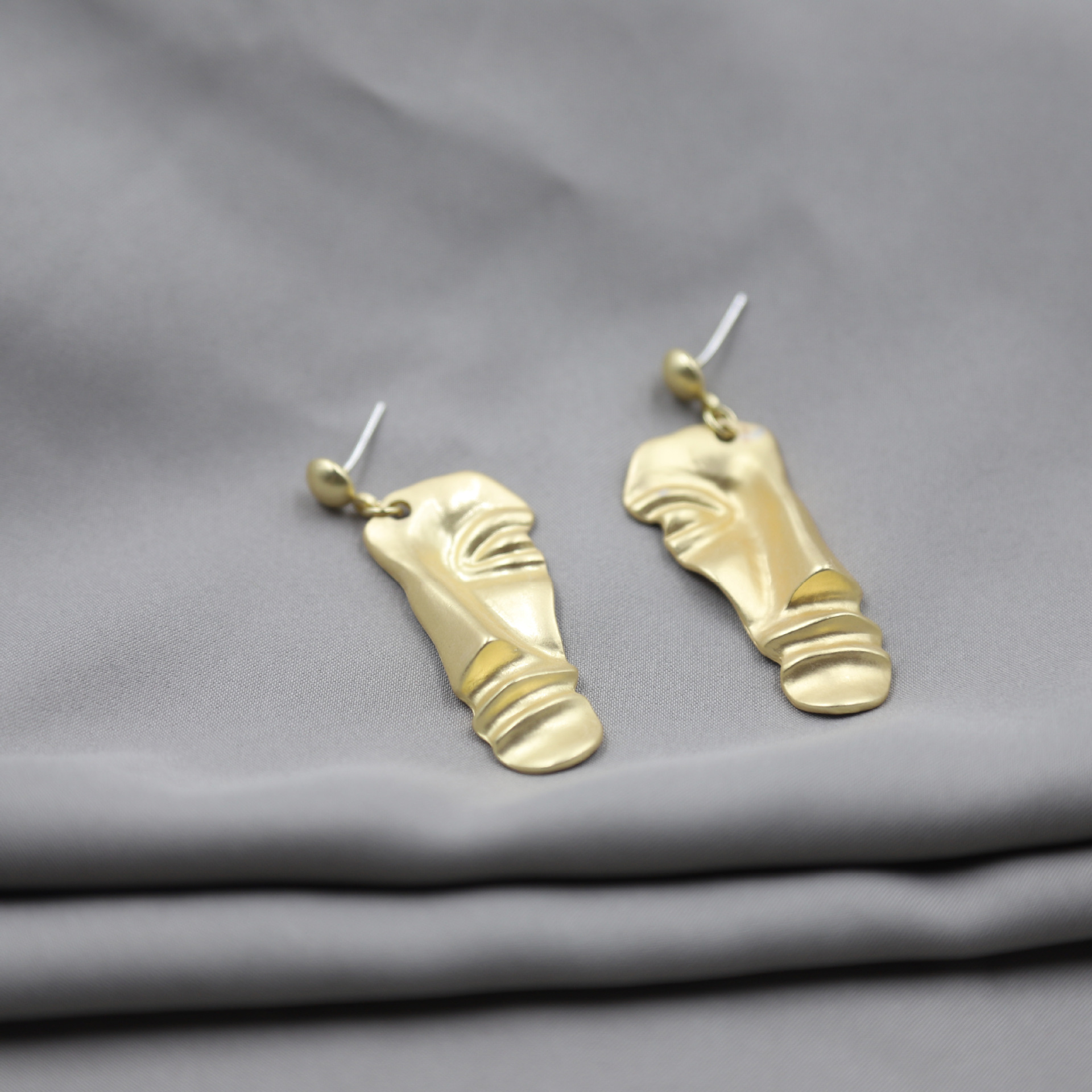 07fa4048 f8ab 46f2 b374 194b130a7d73 Punk Style European And American Exaggerated Face Personality Matte Retro Earrings