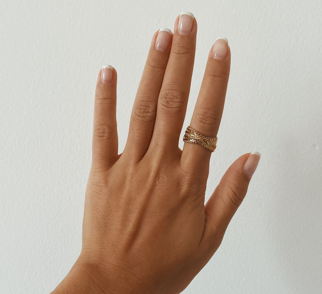 093c2fb0 71c4 4c40 8015 8c71c6d5a89d Stacked brass snake bone chain ring