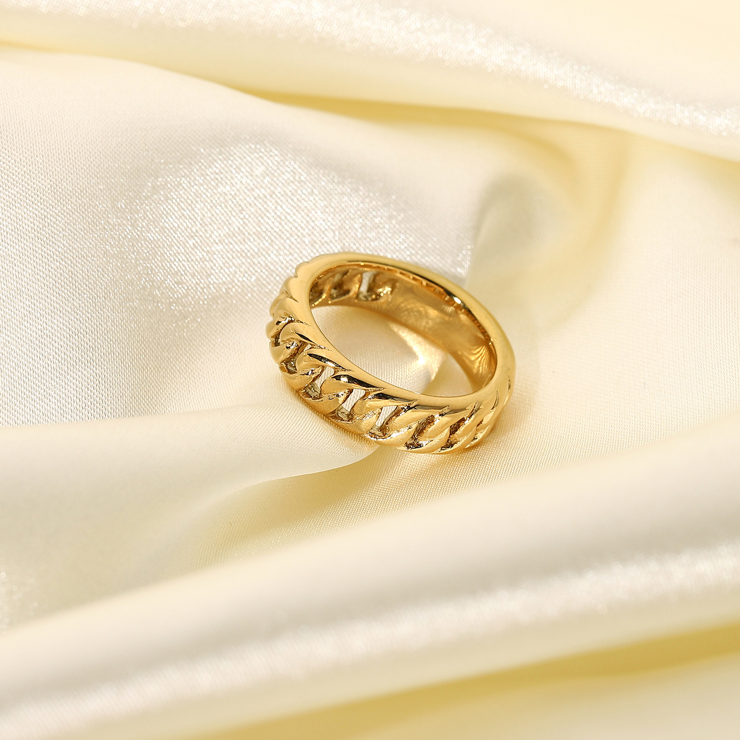 0958f322 06bb 46fd bc63 4645c1f92a14 Gold Plated 316L Stainless Steel Chain Ring