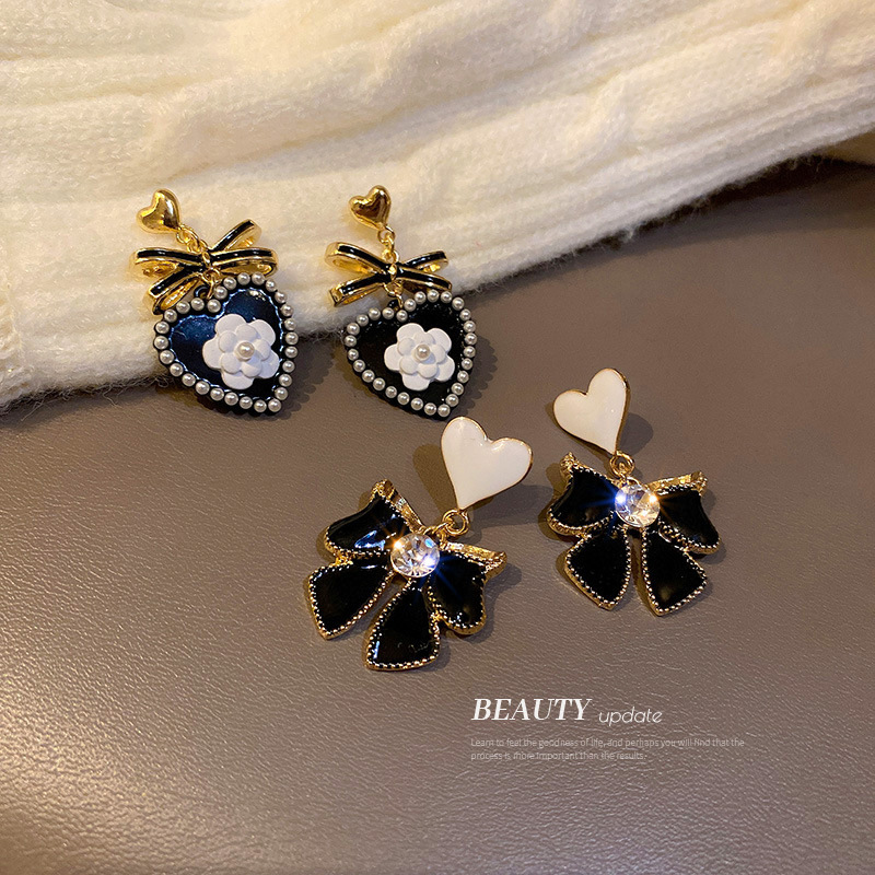 925 Silver Needle Diamond Bow Earrings 3 0ad6e434 22d1 43ab 8882 3fc974369a93 925 Silver Needle Diamond Bow Earrings