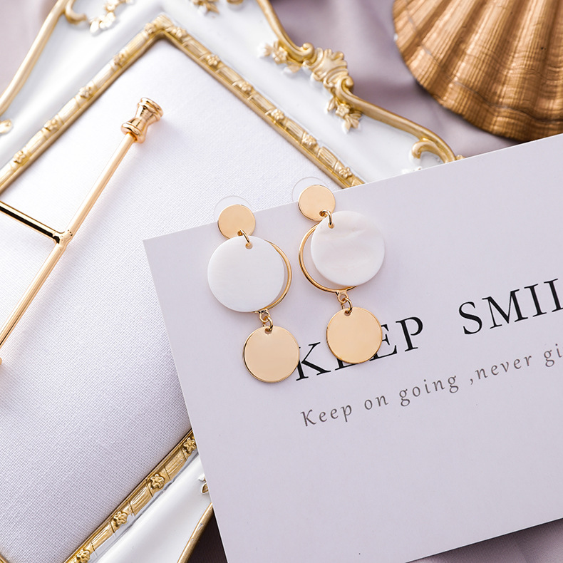 0b50417f a529 45cd a209 b404044b561a Geometric Ring Square Earrings