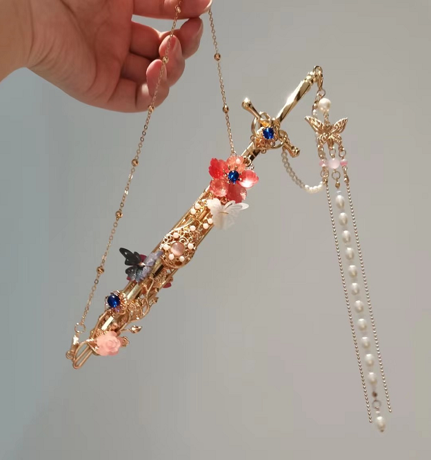 0b8b2a94 fd52 4fb2 8be2 bca2c20cbfd8 Gold Vintage Tassel Beautiful Hair Clip