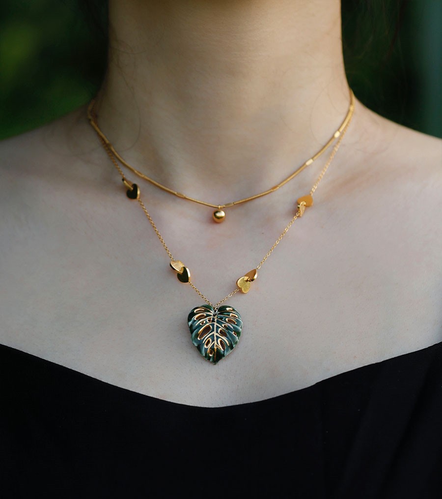 0d271674 7c53 4cc8 b652 c7d300af503f Green Gold Ceramic Titanium Steel Stacked Necklace