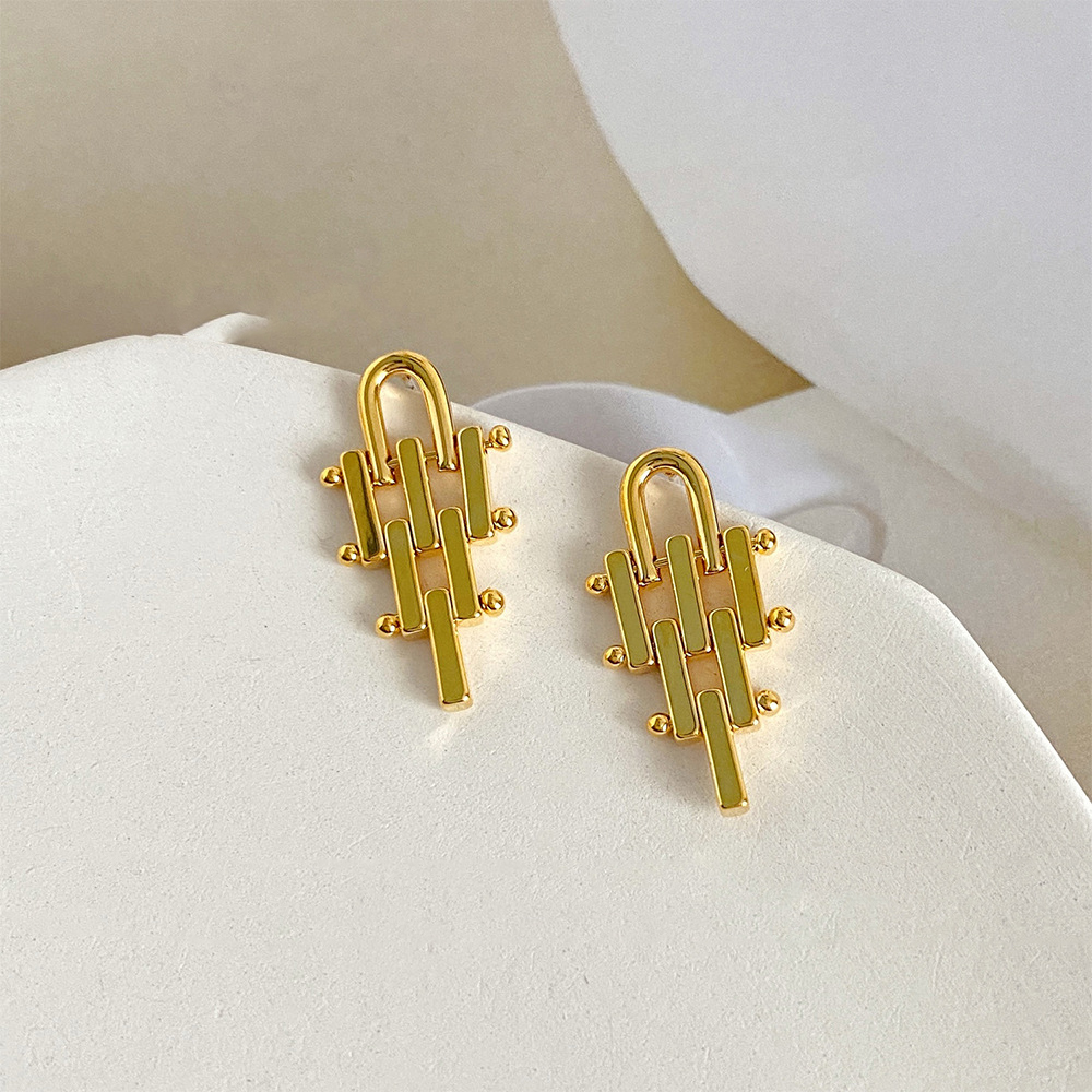 0f751c20 0764 42b1 ba0a db9fc880f996 Fashion Simple Women's Alloy Smooth Earrings
