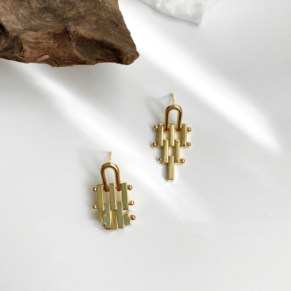 10bb5c66 6803 426c 92f0 1be8029e54a4 Fashion Simple Women's Alloy Smooth Earrings