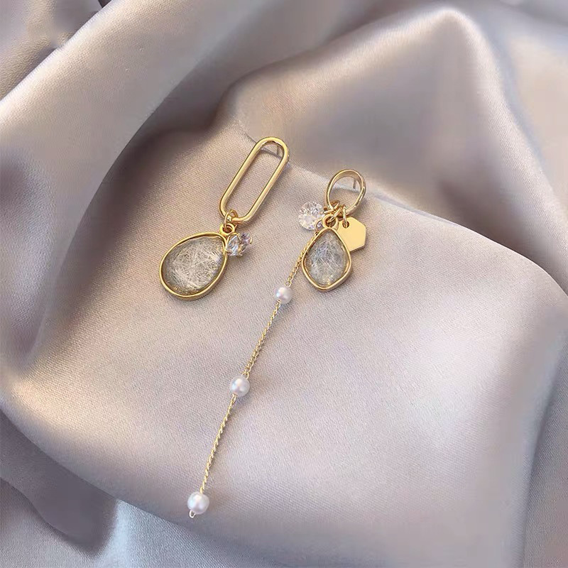Vintage Opal Long Temperament Pearl Earrings 3 13c60f95 65a7 4d4e a7d1 1d60dbe51f31 Vintage Opal Long Temperament Pearl Earrings
