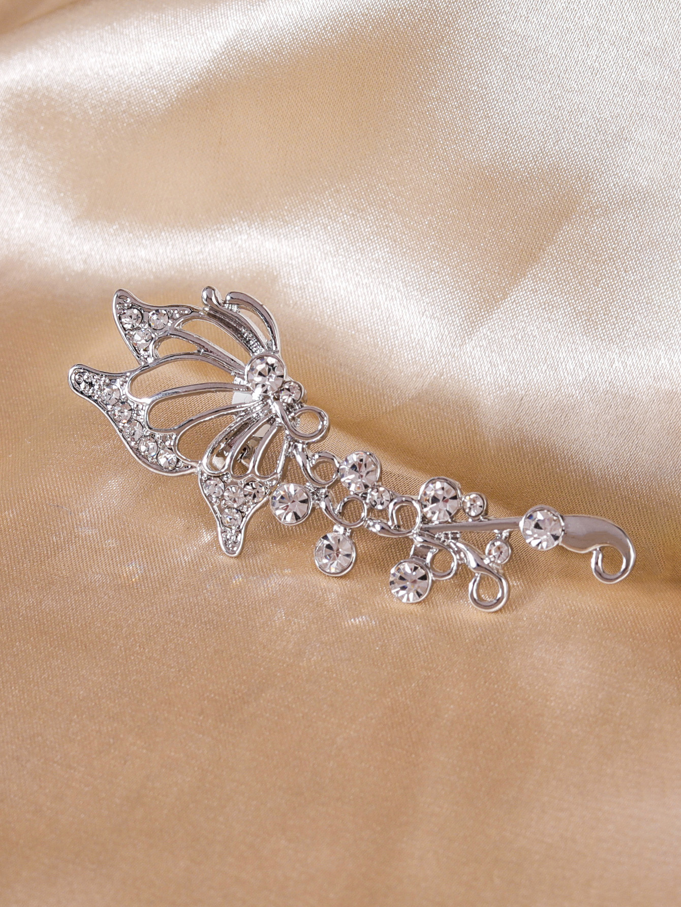 Fashion Hollow Flower Butterfly Antique Unilateral Ear Hook 3 143cbe81 1fd2 4592 9fb3 ad4d75cce619 Fashion Hollow Flower Butterfly Antique Unilateral Ear Hook