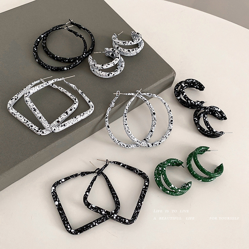 14c16e3a c8a7 4e03 8d2d 4681600963e3 925 Silver Needle Atmospheric Geometry Cow Dot Earrings