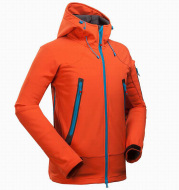 Men's outdoor mountaineering camping leisure sports rush garment and soft shell jacket wholesale price