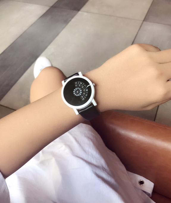 High-quality quartz movement luxury watch white colored