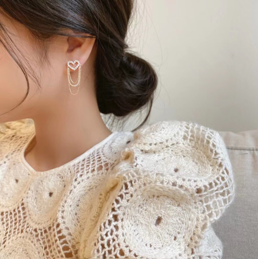 15b3c7da a0e3 4659 bc99 985f9e559df4 Micro-inlaid Zircon Love Chain Multi-layer Smart Earrings