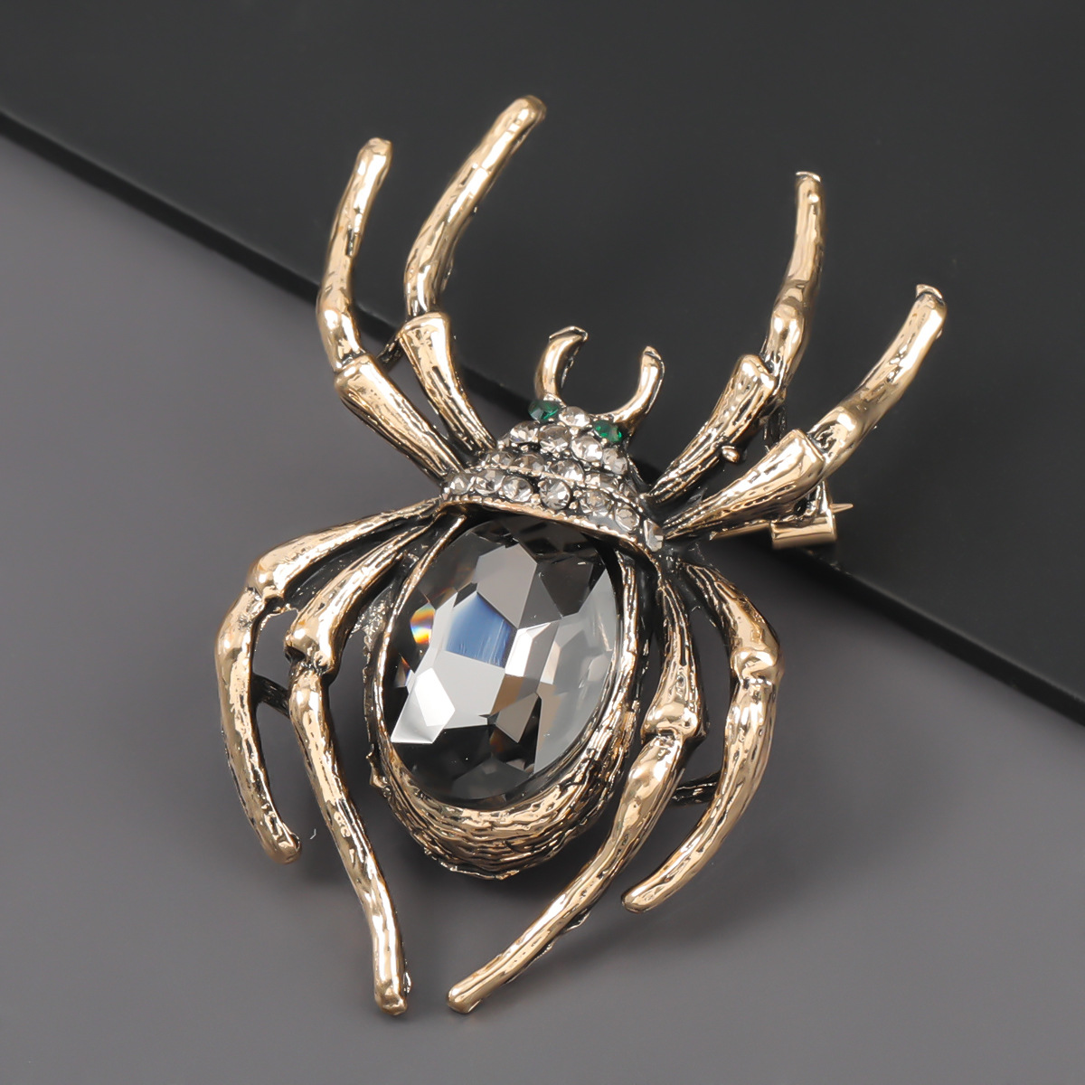 1612681137885 European And American Alloy Diamond Inlaid Spider Card