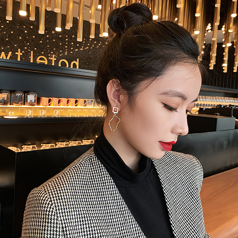 Korean Version Of Simple Retro Special-Shaped Twisted Streamline Earrings 2 1616292607612 Korean Version Of Simple Retro Special-Shaped Twisted Streamline Earrings
