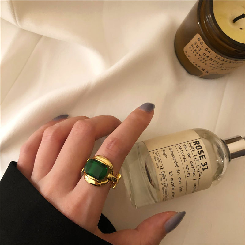 1617102213647 Fashion Retro Personality Emerald Gold Ring