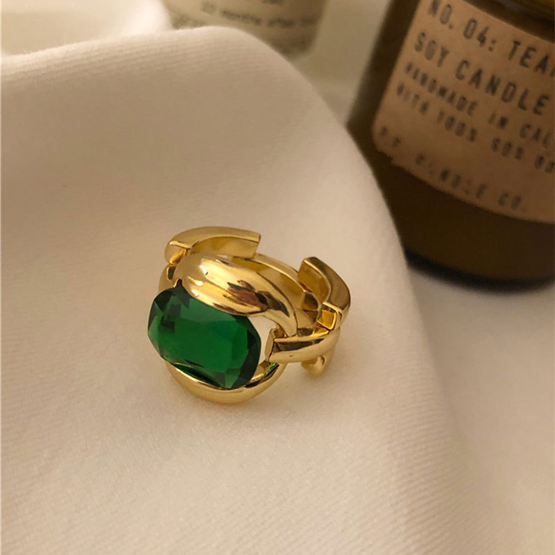 1617102213798 Fashion Retro Personality Emerald Gold Ring