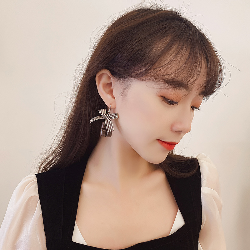 1619666592392 Japanese Cute Girl Simulation Earrings Retro Lattice Ear Hooks