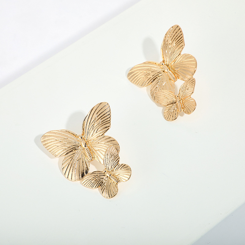 New European And American Creative Alloy Double Butterfly Earrings Retro Gold Exaggerated Size Butterfly Earrings Earrings Women 3 1621233661140 New European And American Creative Alloy Double Butterfly Earrings Retro Gold Exaggerated Size Butterfly Earrings Earrings Women
