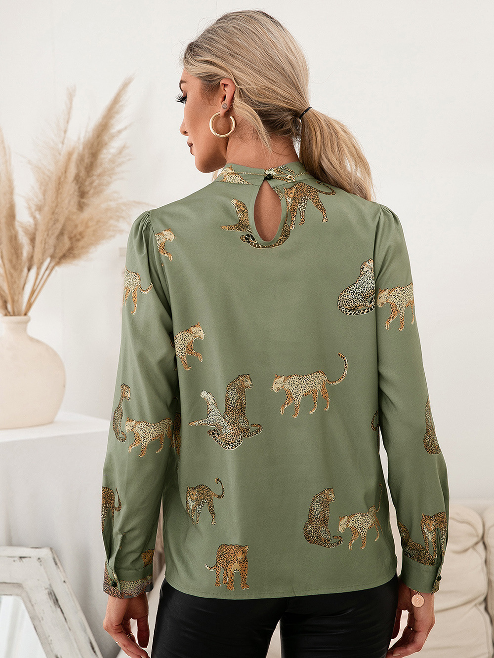 Title 15, Leopard Print Long Sleeve Pullover Shirt Top Women