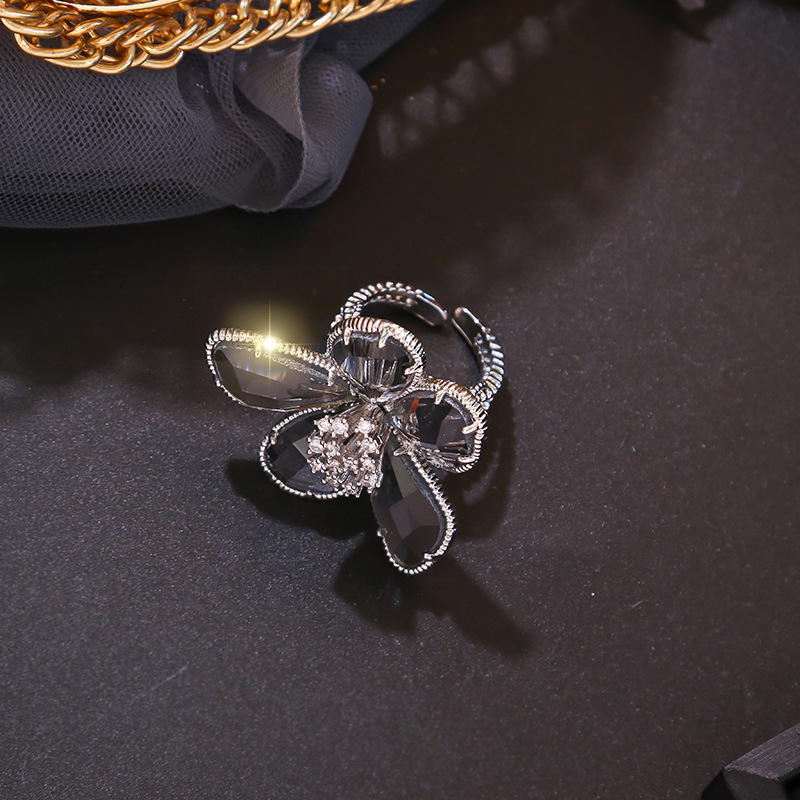 Zircon petal adjustable ring 11 undefined