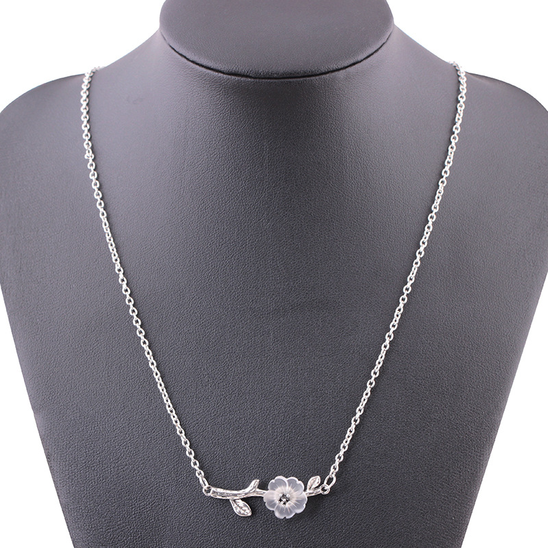 16791eb5 6c0e 48f1 bc65 2a110e685897 Tree branch Camellia Flower Pendant Necklace