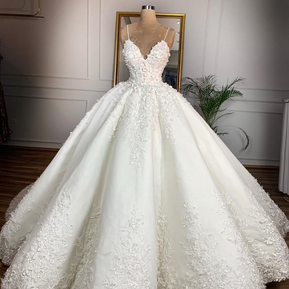 Deep V-neck Sexy Lace Floor-length Wedding Dress