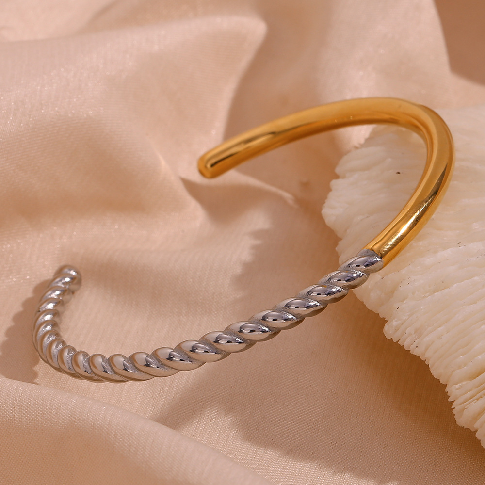 Glossy Twist Color Matching Bracelet Image 3