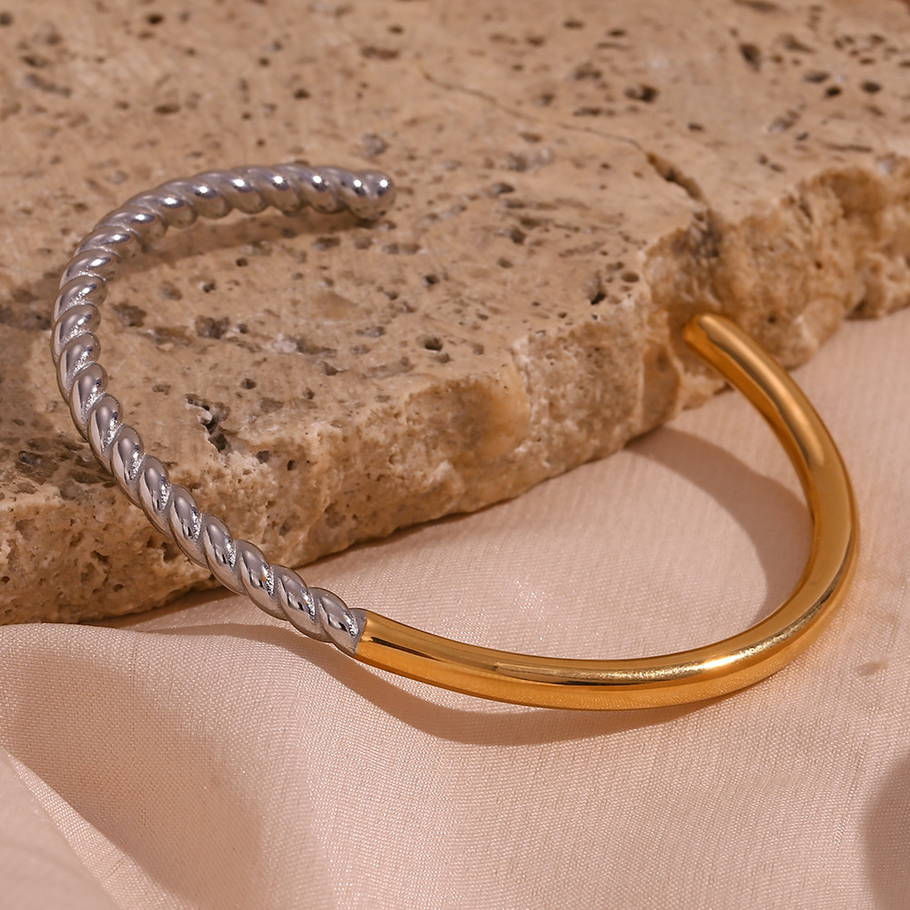 Glossy Twist Color Matching Bracelet Image 6