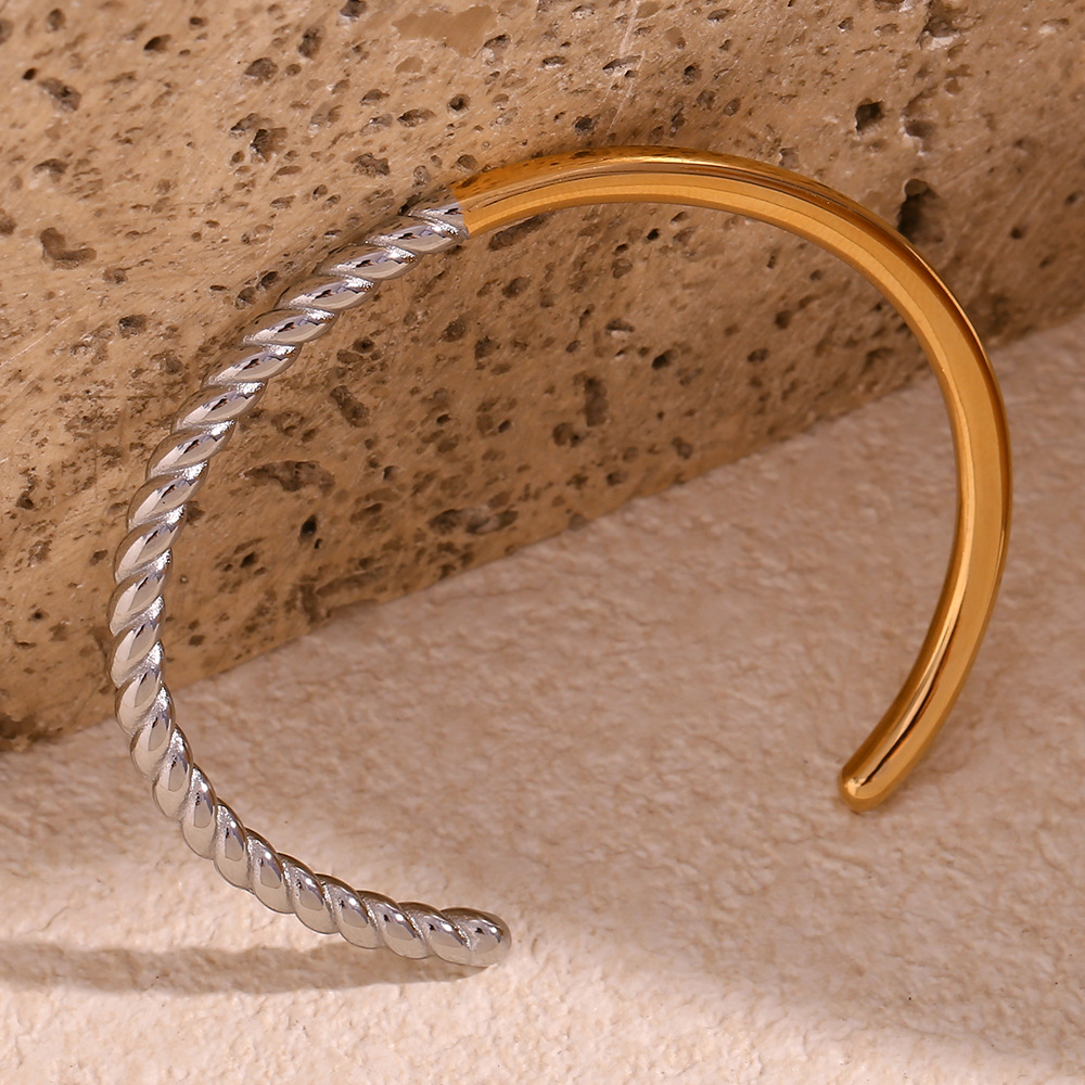 Glossy Twist Color Matching Bracelet Image 10
