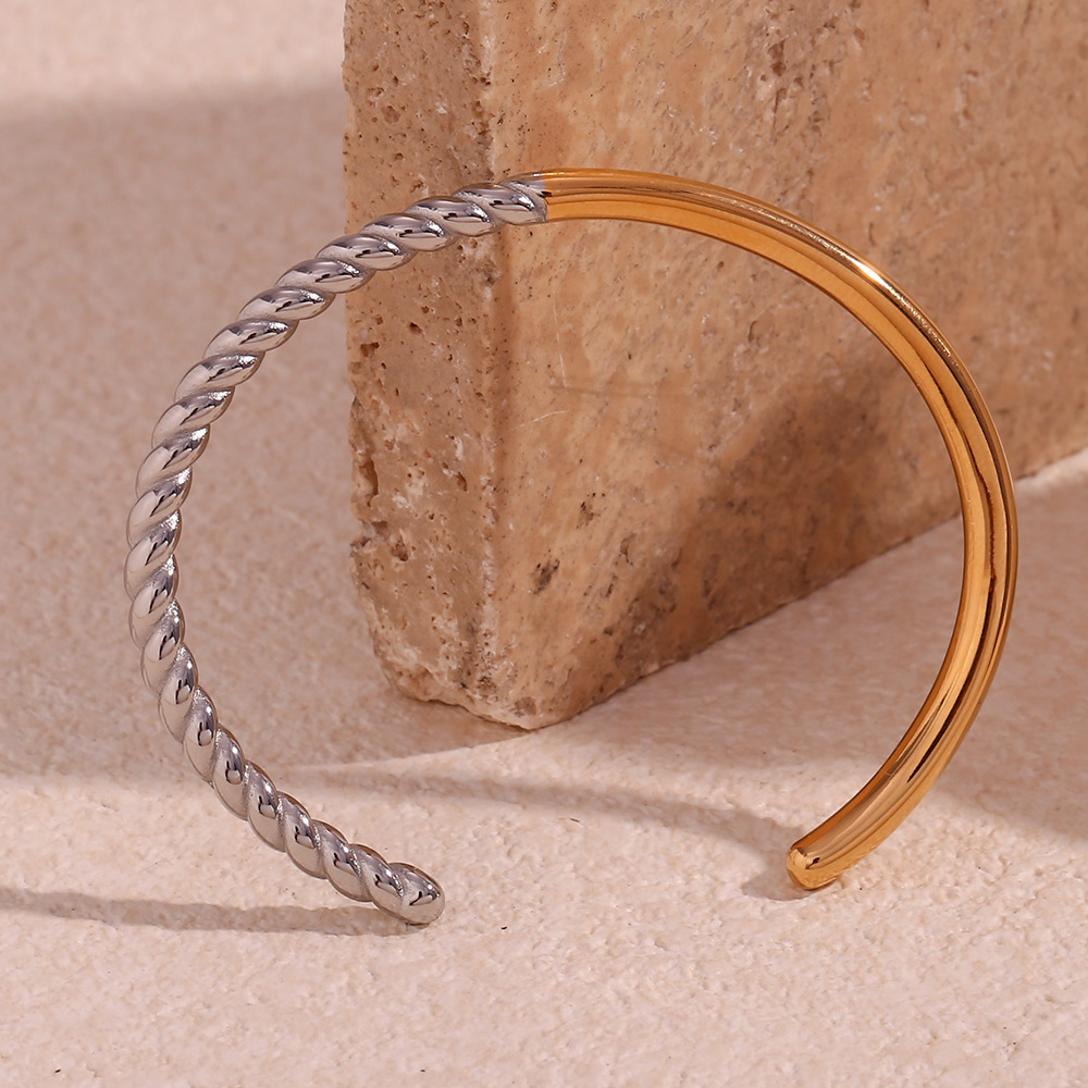 Glossy Twist Color Matching Bracelet Image 11