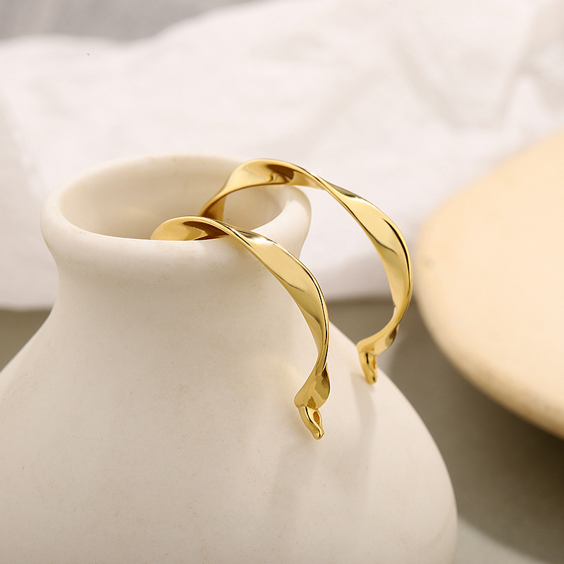 1b493fe4 0606 4276 ace1 2a76c43ef465 Pure White Fungus Buckle Female Ins Style Light Luxury