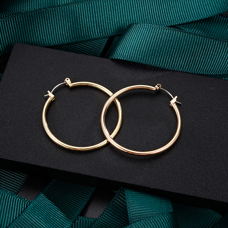 European And American Temperament Ring Gold And Silver Earrings Fashion 12 1eee5218 5439 463f b1c2 6872923f9792 European And American Temperament Ring Gold And Silver Earrings Fashion