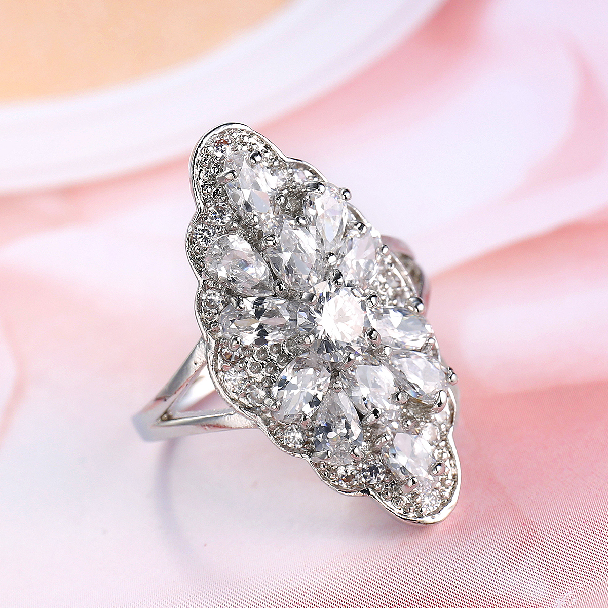 1f2f2905 f024 44cb 9e85 ea786e3f4684 Simple Geometric Personality Metal Ring