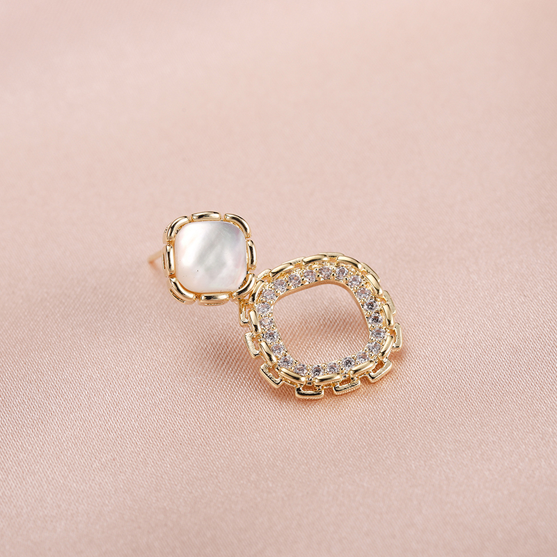 1fb85a99 cfd5 48d9 9863 a15f4e570176 New Design High Quality Pearl Earrings