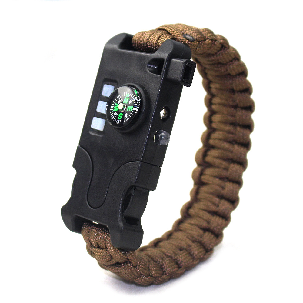 Paracord survival bracelet