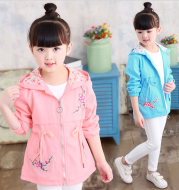 Girls windbreaker jacket autumn and winter Korean version of the long-sleeved peach embroidery hooded big children's shirt children's new children's clothing