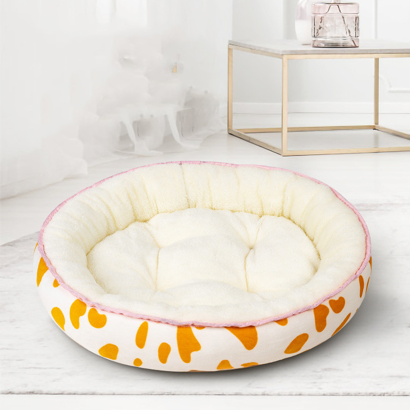 This relaxing dog bed provides a comfortable and warm place for your furry friend to rest and relax. It is made of soft materials and designed to support your dog's body to ensure a good night's sleep. Fun, vibrant colors make this bed perfect for dogs and cats!