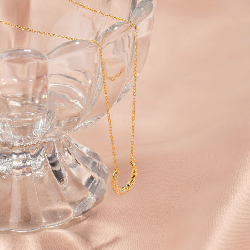 20f352b9 78f5 41dd a315 b537d6cc4a05 S925 Sterling Silver Twist U-shaped Semicircle Necklace Geometry