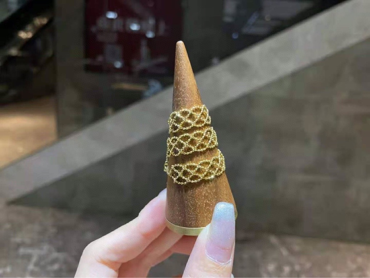 18K Yellow Gold Lace Pull Adjustment Ring For Women 2 222dd24c abd8 4124 b76b 4af6915fb546 18K Yellow Gold Lace Pull Adjustment Ring For Women