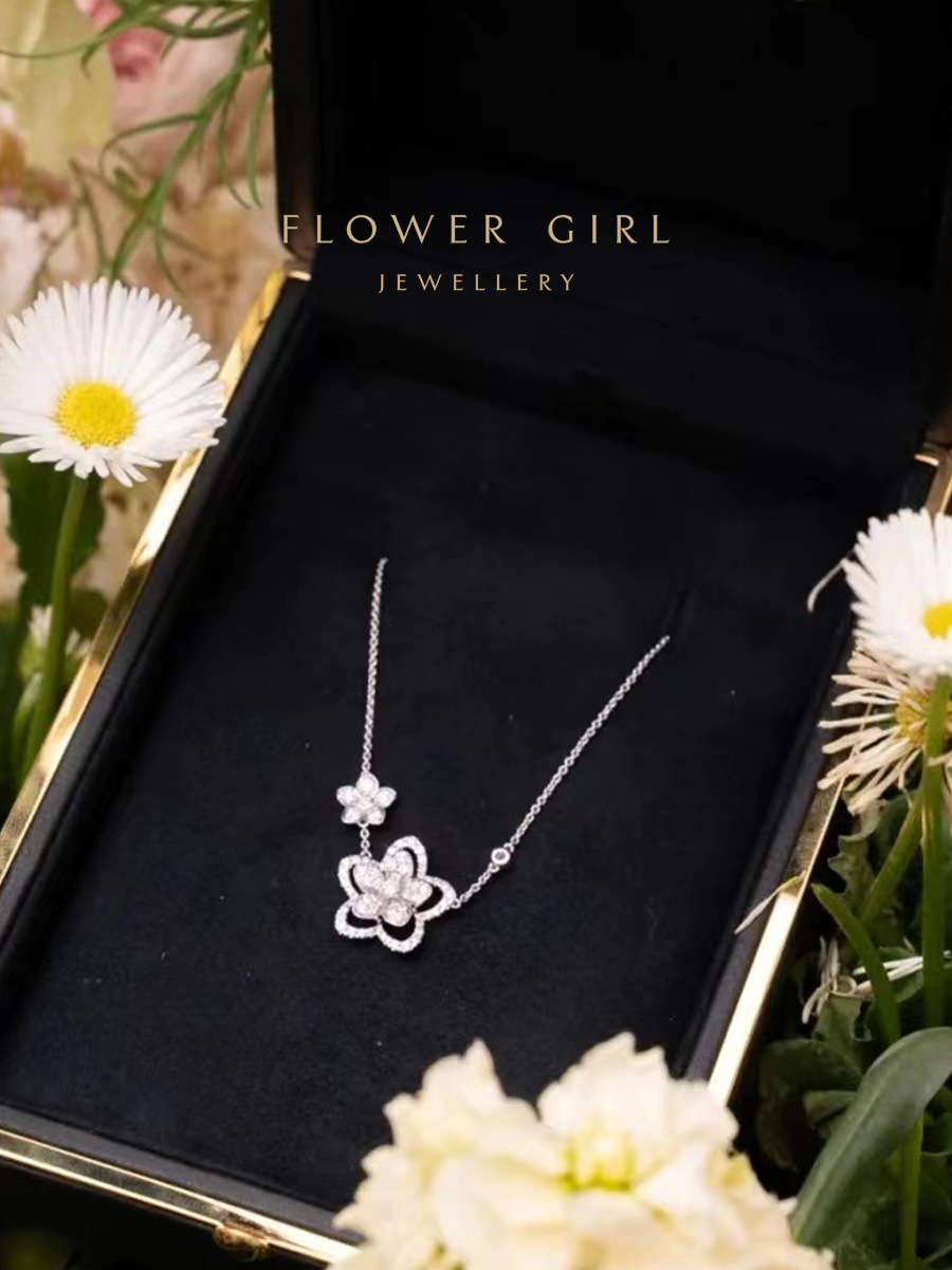 24f2b80c 6edc 4330 8ddd f20ebb2688ac 18K White Gold Graff Necklace Butterfly Elements Flowers