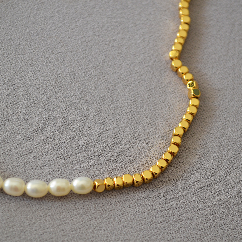 Women's Glittering Gold Beaded Necklace 4 254d1cec 3dc6 4c43 8c4a a15f7ea7a027 Women's Glittering Gold Beaded Necklace