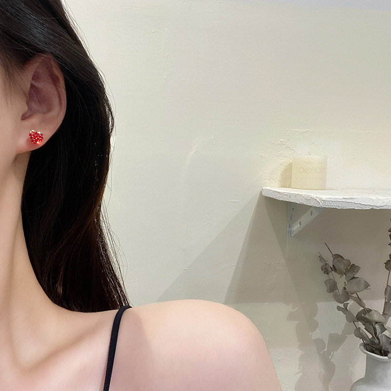 South Korea S925 Silver Needle Personality Full Of Asymmetrical Diamond 3 28342a0b fd42 4742 95f2 9fc456668f43 South Korea S925 Silver Needle Personality Full Of Asymmetrical Diamond