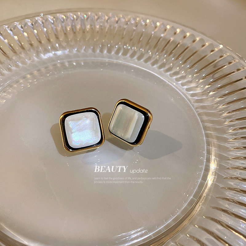 Silver Needle Geometric Square Earrings Are Small Exquisite And Simple 4 28c42e9c 323b 43b5 b80a aec91c3bc6a1 Silver Needle Geometric Square Earrings Are Small Exquisite And Simple