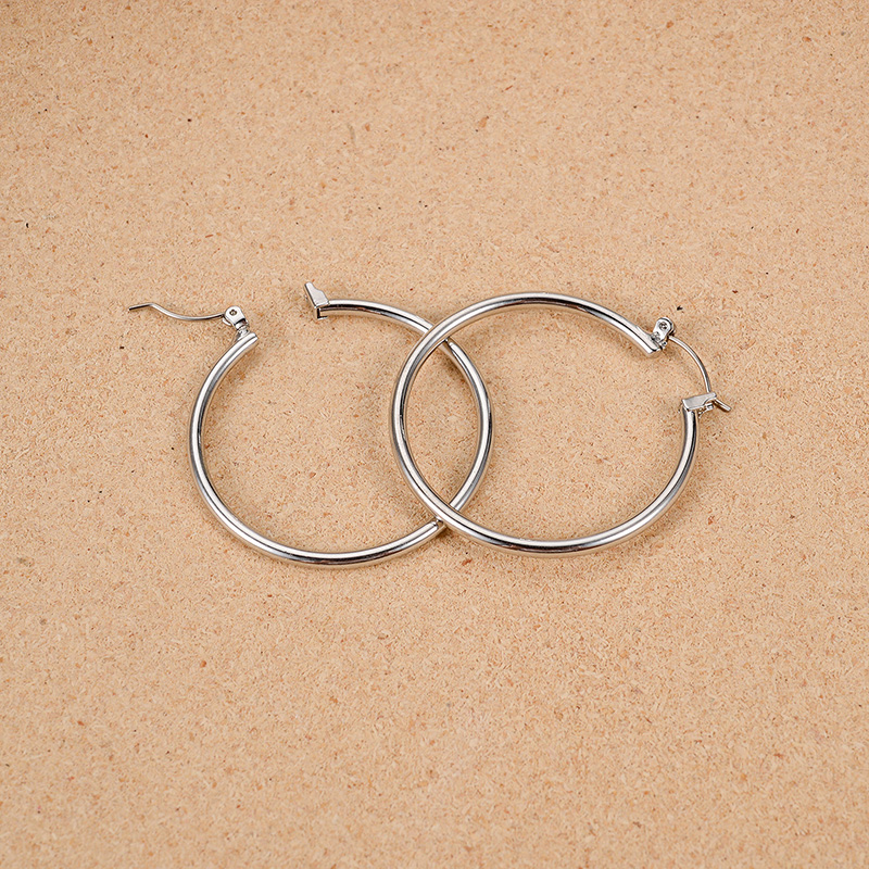 European And American Temperament Ring Gold And Silver Earrings Fashion 9 29a194c0 987c 4ca2 8747 874267ee55fa European And American Temperament Ring Gold And Silver Earrings Fashion
