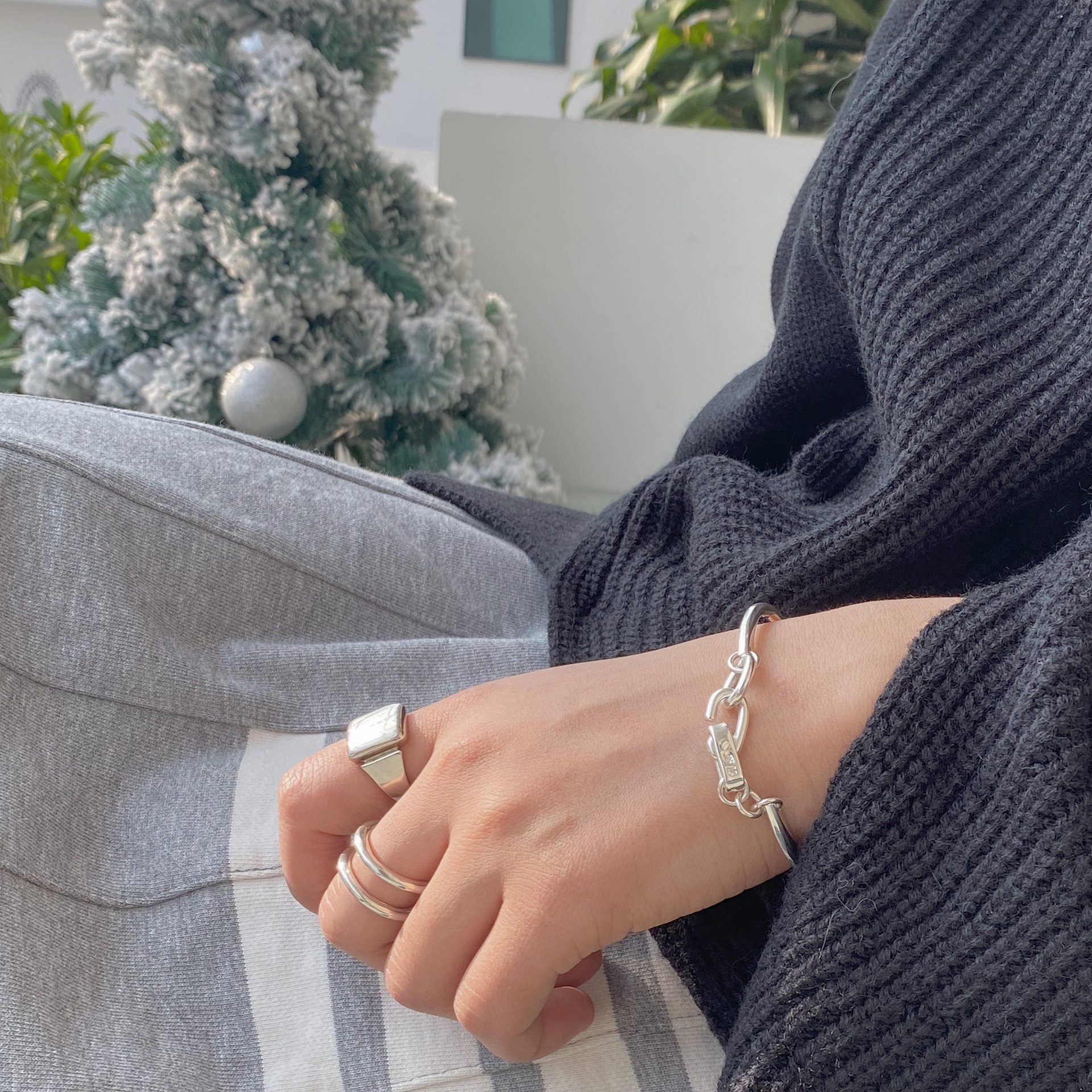 Vintage Distressed Lock Knot Hook Chain Clause Thick Bracelet 6 2d7a6cc0 4571 49b5 abd8 be1ca5eb6494 Vintage Distressed Lock Knot Hook Chain Clause Thick Bracelet