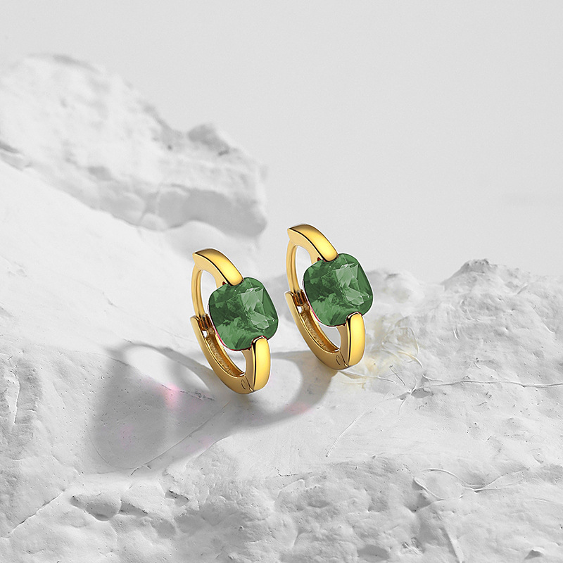 2e6321da cdb0 48b4 ab32 26ce5284b8a4 Pure White Fungus Buckle Female Cold Wind Light Luxury Earrings