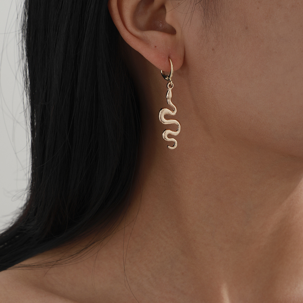 309a8b93 14c4 4a09 a0d1 83706a48530a Personalized All-match Alloy Butterfly Earrings