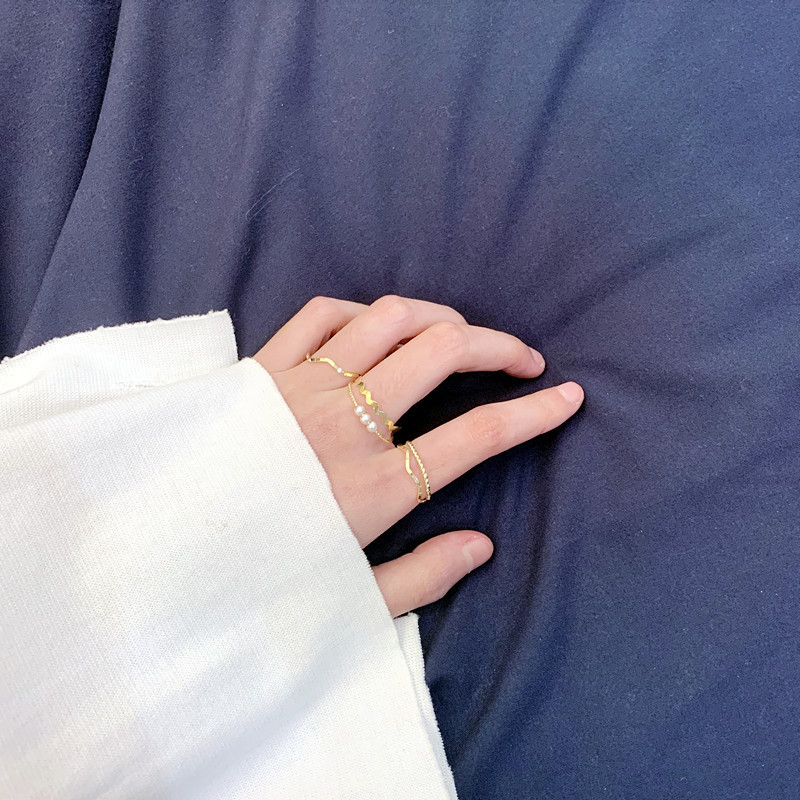 30b75be4 3073 40e7 b21e 57fe77df2a63 Personality Simple Pure Desire Gold Ring