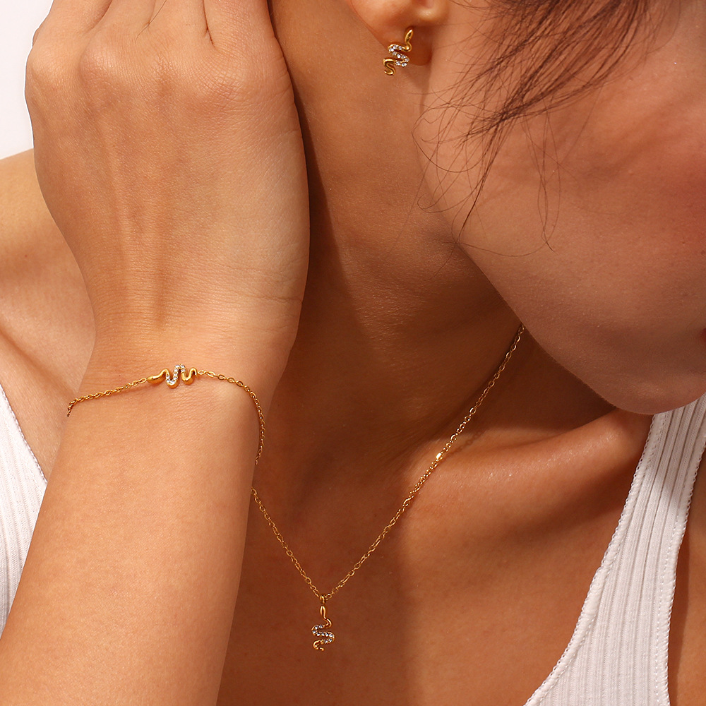 Titanium Steel Necklace 18K Gold Inlaid White Zircon Snake Pendant Necklace 2 35bd6f5f d5ee 4efb b55b bf94fa79b1fe Titanium Steel Necklace 18K Gold Inlaid White Zircon Snake Pendant Necklace